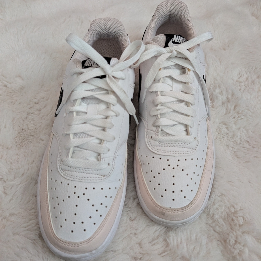 Nike Womens Court Vision LO Casual Shoes